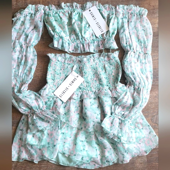 Saint Secrets Floral Print Off Shoulder Crop Top & Skirt - Picture 3 of 12